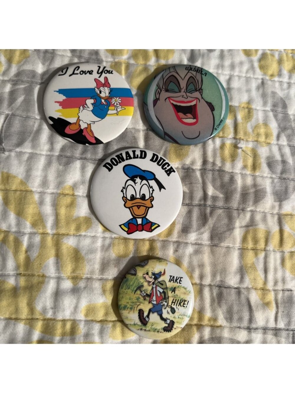 Lot of  4 Vintage Disney Pin Back Buttons Disney World / Disneyland / Perfect